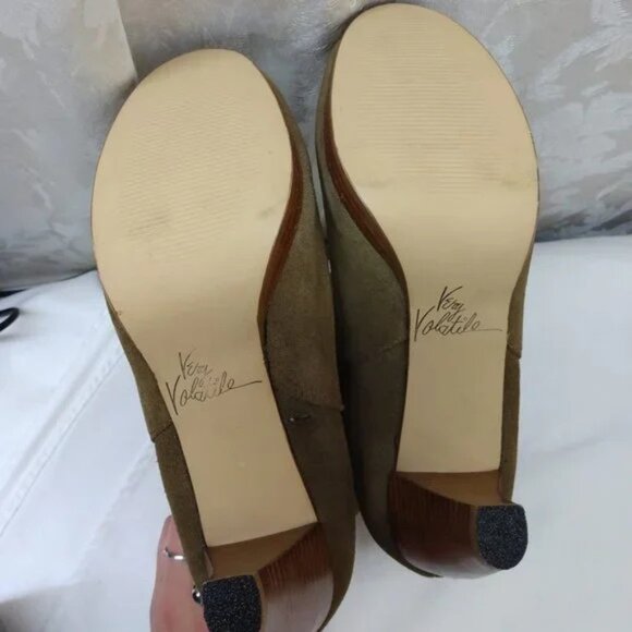 Women's Size 8.5 Very Volatile  Faux Fur & Leather 3.5" Heel Ankle Boots - Picture 4 of 7